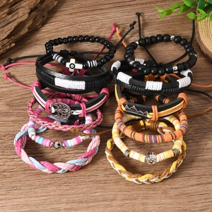 Ensemble de bracelets multicouches bohèmes avec perles turquoise et breloques