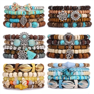 Böhmisches mehrlagiges Perlenarmband-Set mit Naturanhängern und Quasten für Damen