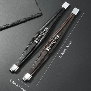 Detail of multi-layer leather bracelets with size dimensions 21cm length and 2.4cm width