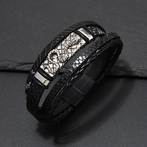 Mehrlagiges Herren-Lederarmband in Schwarz mit silberner Kobra-Metalleinlage