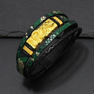 Herren Lederarmband mehrlagig mit grünem Schlangenmuster und goldener Drachen-Verzierung
