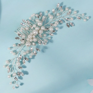 Elegant bridal hair comb with pearls and marquise crystals in silver vine design