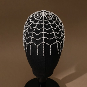 Coiffe exotique en toile d'araignée argentée avec pampilles de cristal et franges de strass