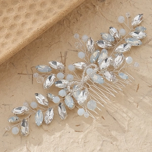 Peigne à cheveux de mariée élégant avec strass et perles au design de feuilles argentées