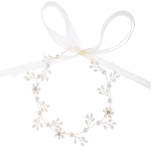 Eleganter Braut-Haarreif mit weißen Perlen und Kristallen auf filigranem Silberdraht-Design
