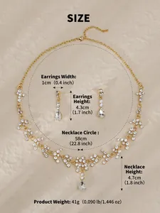 Detaillierte Maße für das Brautschmuck-Set mit Perlen und Strasssteinen auf Marmorgrund