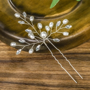 Épingle à cheveux de mariée avec branches en fil d'argent, perles blanches et cristaux