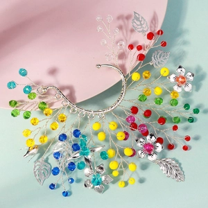 Πολύχρωμο λουλουδάτο σκουλαρίκι ear cuff με ασημένιο σύρμα, χάντρες και φύλλα