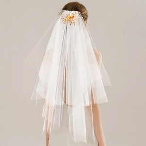 Voile de mariée élégant avec coiffe de fleurs dorées faite main et tulle en maille blanche