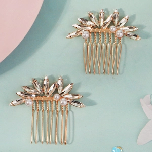 Pettini per capelli da sposa con cristalli marquise e perle su finitura dorata
