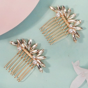 Pettini per capelli da sposa con strass marquise e perle in elegante finitura dorata