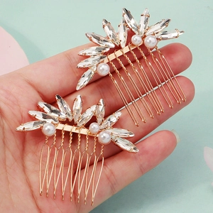 Set di pettini dorati da sposa con cristalli taglio marquise e perle bianche eleganti