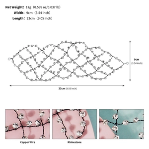 Détails du bandeau en maille fait main avec strass et tissage en fil de cuivre