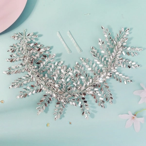 Accessoire de cheveux mariée argenté luxe avec cristaux tissés main et épingles