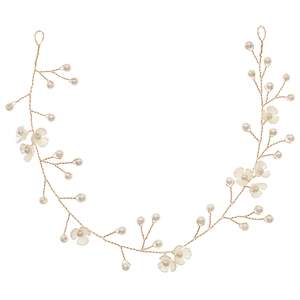 Vigne de cheveux de mariée avec fil doré perles et fleurs blanches sur fond blanc