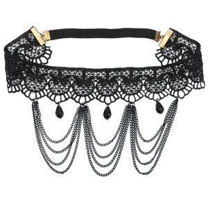 Ras de cou sexy en dentelle noire avec chaînes métalliques et pendentifs gouttes noirs