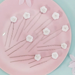 Détails des 11 épingles à cheveux avec fleurs blanches et perles pour mariée