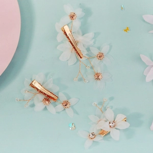 Three-piece set of white mesh flower hair clips with gold wires, rhinestones and beads