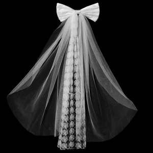 Voile de mariée blanc élégant avec grand nœud et motifs roses 3D pour photos de mariage