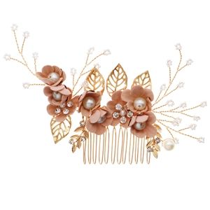 Goldener Braut-Haarkamm mit altrosa Blumen, Metallblättern und zarten Perlen