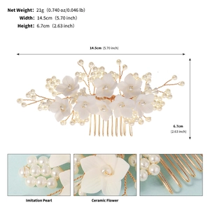 Vue détaillée du peigne à cheveux fleurs blanches fait main avec perles et dimensions
