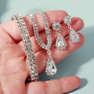 Parure de bijoux en cristal brillant avec collier boucles d'oreilles et bracelet