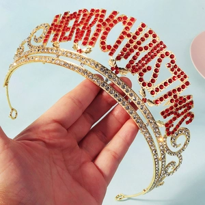 Couronne dorée Merry Christmas avec strass rouges pour les fêtes de fin d'année