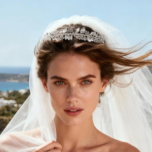 Serre-tête de mariée exquis avec strass étincelants en feuilles et voile de mariage blanc