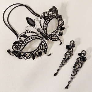 Masque papillon vintage et boucles d'oreilles strass noirs pour soirées Halloween