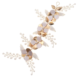 Elegante fascia per capelli da sposa dorata con fiori di perla bianca e foglie in metallo