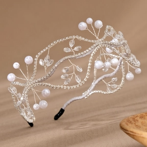 Ethnic handmade headband with pearls and leaf-shaped crystals on silver wire