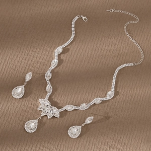 Conjunto de joyas de novia con collar floral y pendientes de cristal en forma de gota