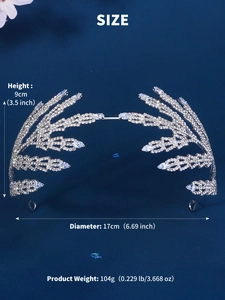 Spécifications de taille détaillées du diadème de mariée argenté sur fond bleu foncé