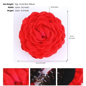 Dettaglio della pinza per capelli a rosa di velluto rosso con misure 11cm e peso 51g