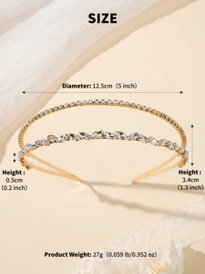 Vue détaillée d'un serre-tête de mariée doré à double rangée avec strass et pierres marquise