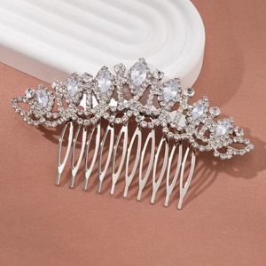 Peigne à cheveux argenté avec cristaux de zircone marquise pour coiffure de mariage