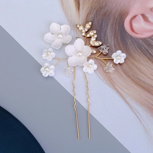 Détails de l'épingle à cheveux fleur blanche faite main avec perles et cristaux