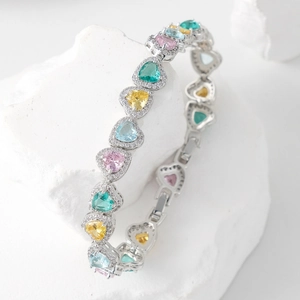 Dames Europese Legering Strass Manchet Armring Elegant Opengewerkt Hart Bloem Ingelegd Armband Mode Sieraden Accessoires