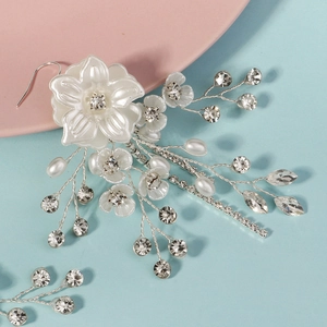 Set sposa vintage con pettine per capelli e orecchini a fiori di perle bianche