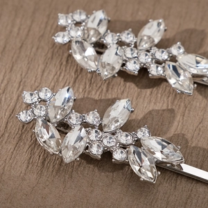 Ensemble de barrettes à cheveux argentées en forme de feuille avec cristaux brillants