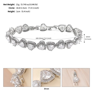Détail du bracelet tennis en zircon en forme de cœur argenté de 18,8+2,5 cm et 1 cm de large