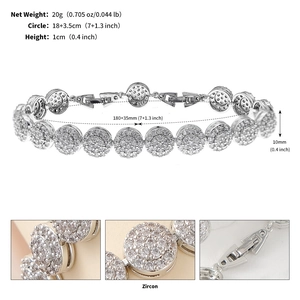 Vue détaillée du bracelet en zircon argenté montrant les sertis ronds et les dimensions