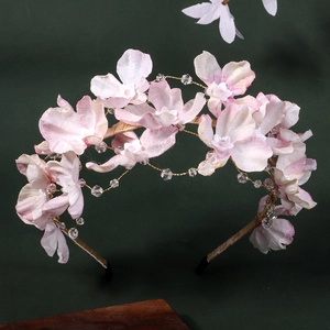 Serre-tête Romantique Style Forêt Fait à la Main avec Fleurs en Satin Künstliche Perles d'Imitation et Cristaux pour Mariage Femme