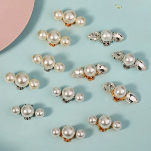 Elegante Perlen- und Kristall-Schuhclips für Bräute mit abnehmbarer Gold- und Metallbasis