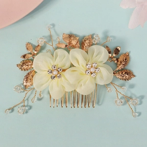 Peigne à Cheveux de Mariée Fait Main Fleur en Tissu Crème Feuille Alliage Doré Strass Künstliche Perle Coiffe Mariage Femmes Accessoires
