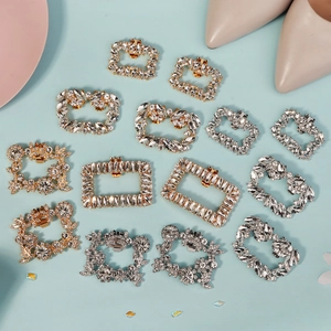 Funkelnde Schuhclips mit Kristallen in Gold und Silber für Brautschuhe und High Heels