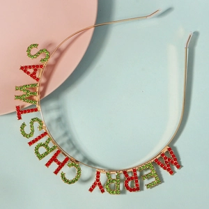 Gros plan du serre-tête Merry Christmas avec des strass étincelants rouges et verts