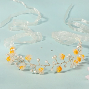 Serre-tête de mariée aux fleurs acryliques jaunes et perles avec rubans en mousseline