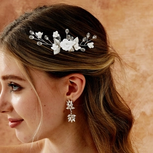 Handgefertigte Weiße Blume Braut Haarkamm Versilberte Legierung Polymer-Ton Floral Strass Kristall Haarnadel Hochzeit Kopfschmuck Für Damen