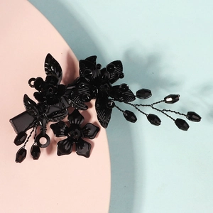 Handgefertigte schwarze Metall-Blumenspange mit Perlen für Halloween-Partys und Events